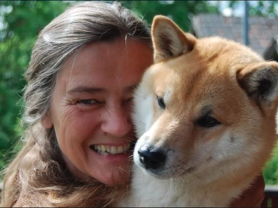 Turid Rugaas y su Impacto en la Educación Canina a través de las Señales de Calma